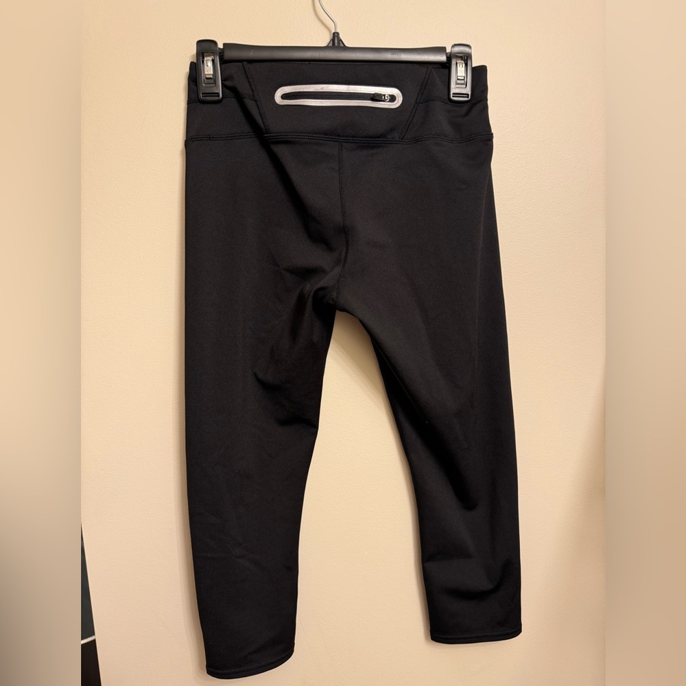 Athleta sonar capri leggings